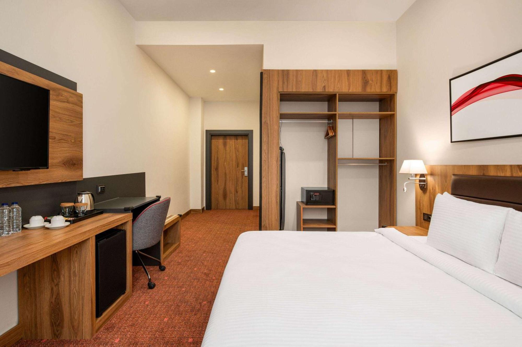 מלון בורסה Ramada By Wyndham Karacabey מראה חיצוני תמונה