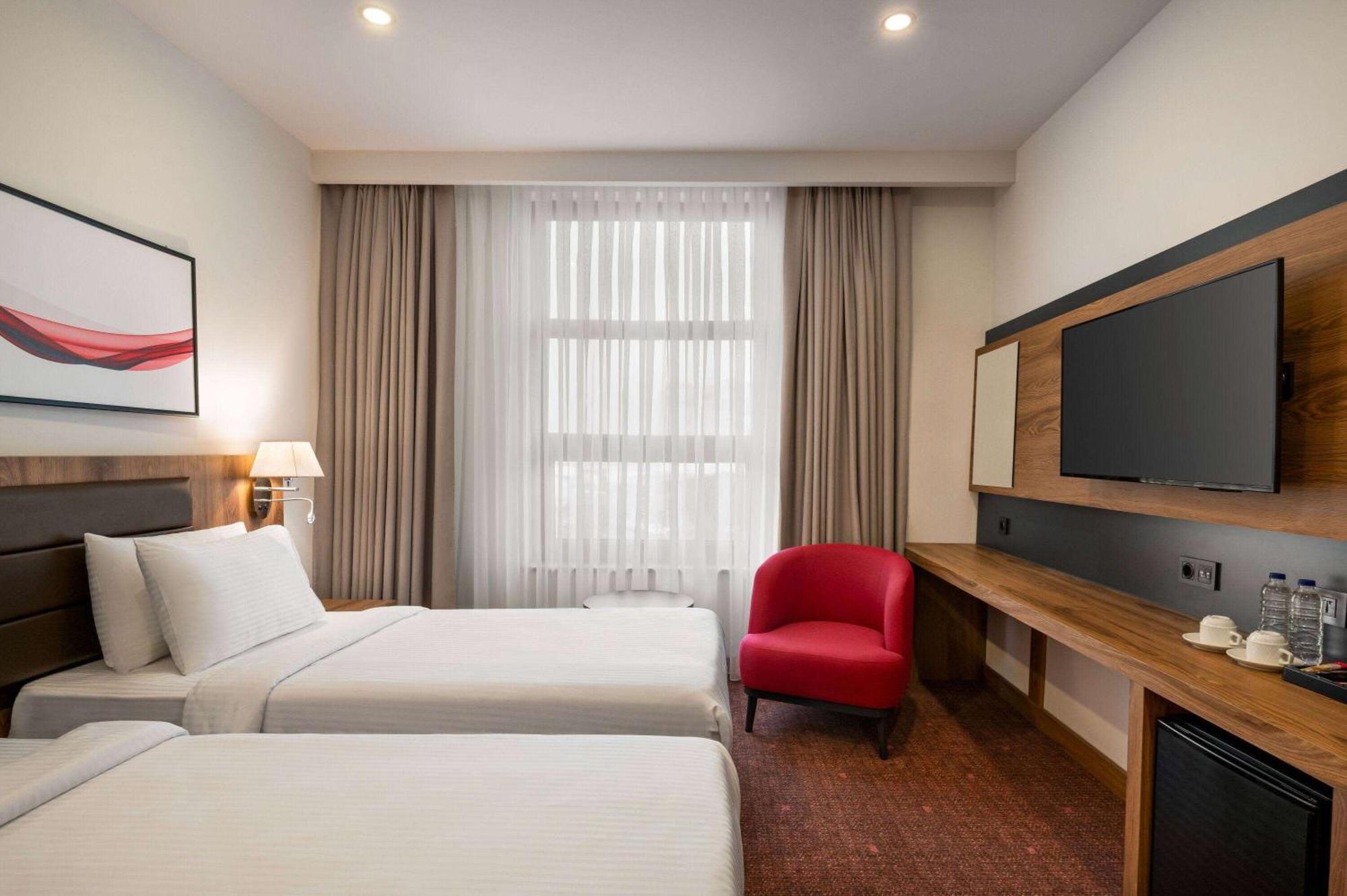 מלון בורסה Ramada By Wyndham Karacabey מראה חיצוני תמונה