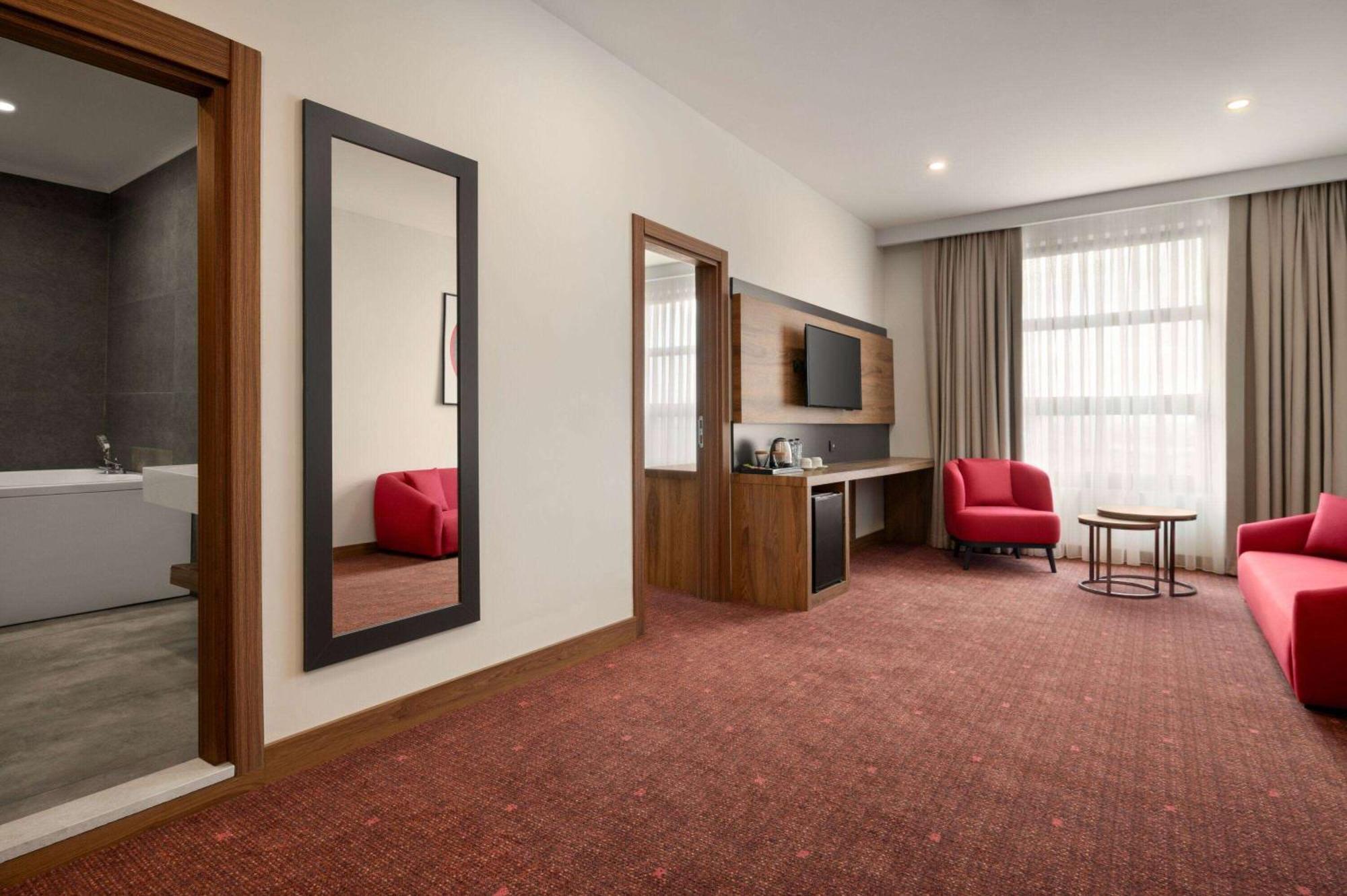 מלון בורסה Ramada By Wyndham Karacabey מראה חיצוני תמונה